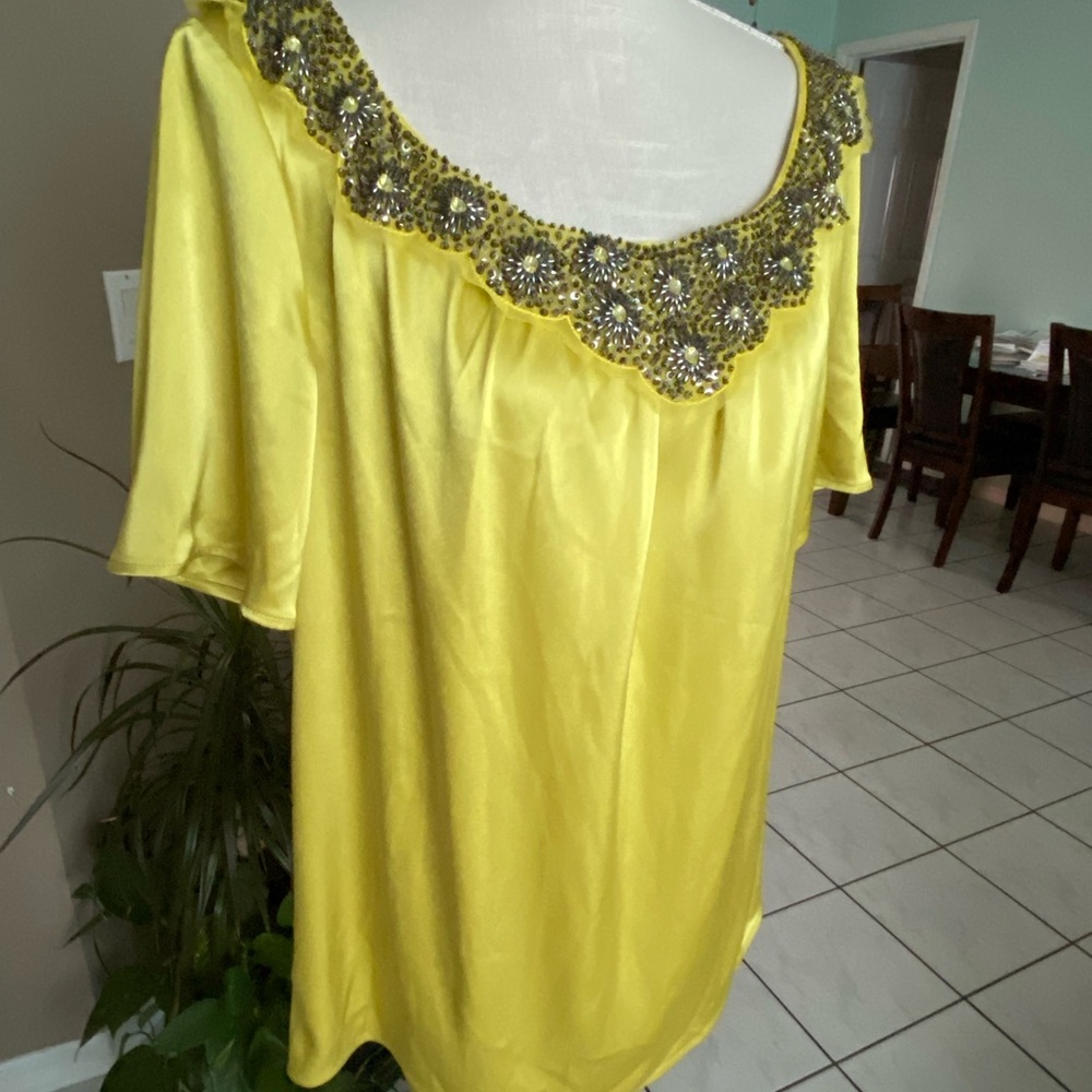 NWOT St John Evening $525 Beaded Sequin Blouse 12 Liquid Satin Silky Chartruese - Picture 15 of 15